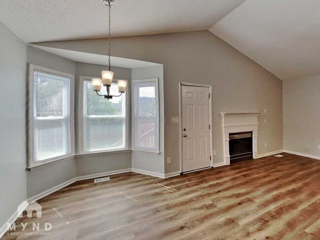 Building Photo - 2209 Maybrook Dr