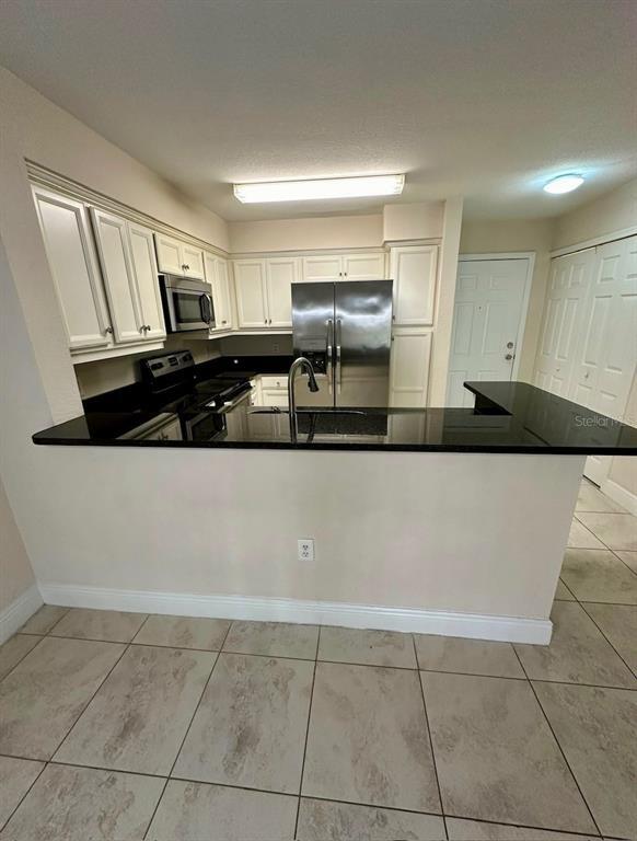 Building Photo - 13838 Fairway Island Dr