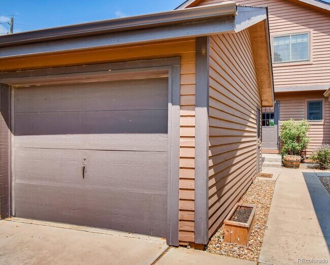 Foto del edificio - Available Now!  Wonderful 3-Bed Townhome Near Waneka Lake!