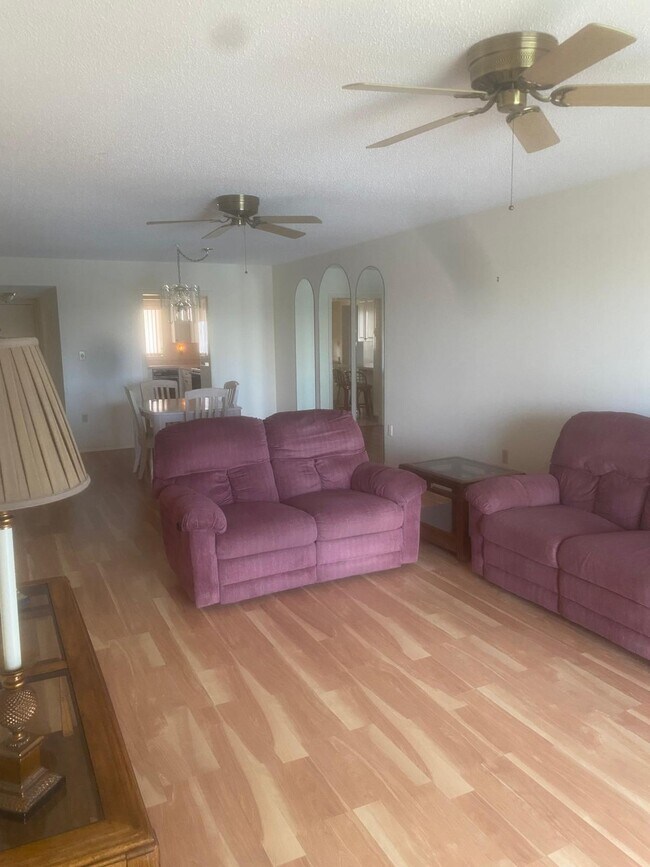 Foto del edificio - 3432 Lake Bayshore Dr