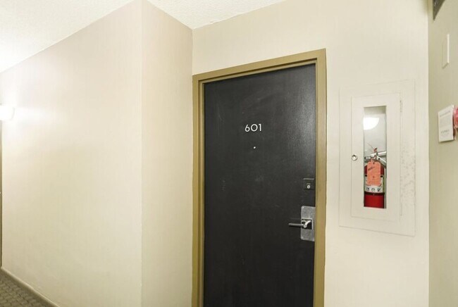 Foto del edificio - 1800 R St NW