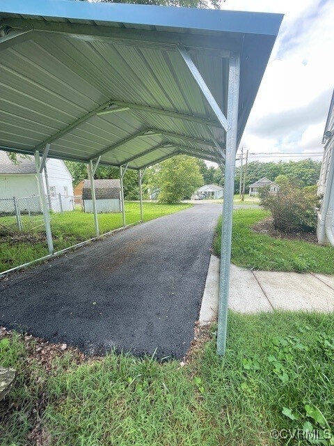 Building Photo - 7284 Edgeworth Rd
