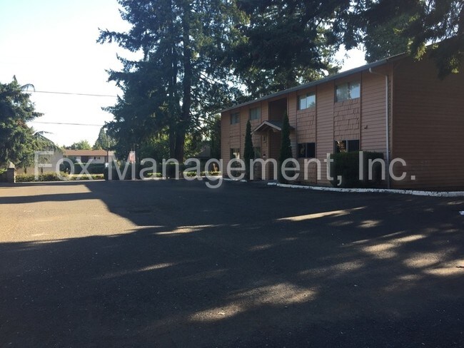 Foto del edificio - 15867 E Burnside St