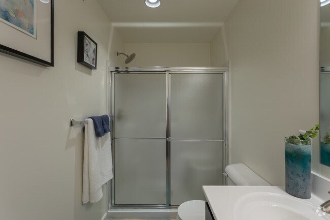Apt 3517 - Hampden Greene