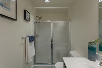 Apt 3517 - Hampden Greene