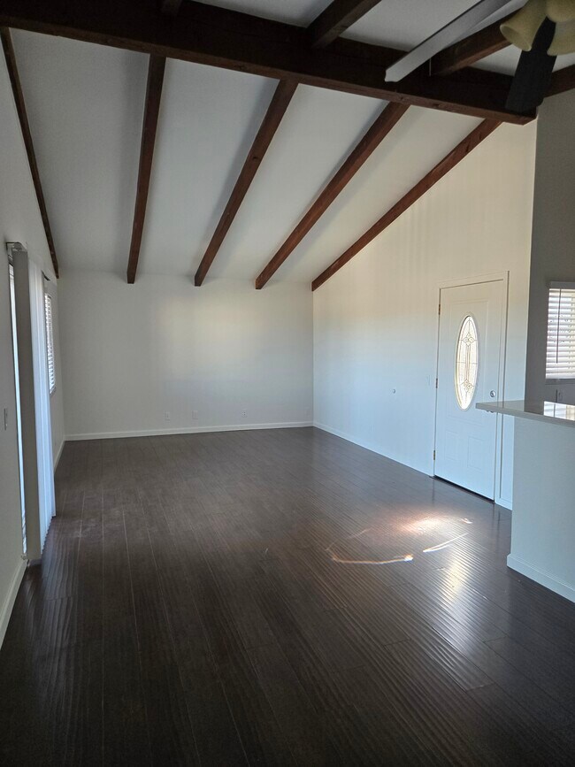 Foto del edificio - 18338 Amie Ave