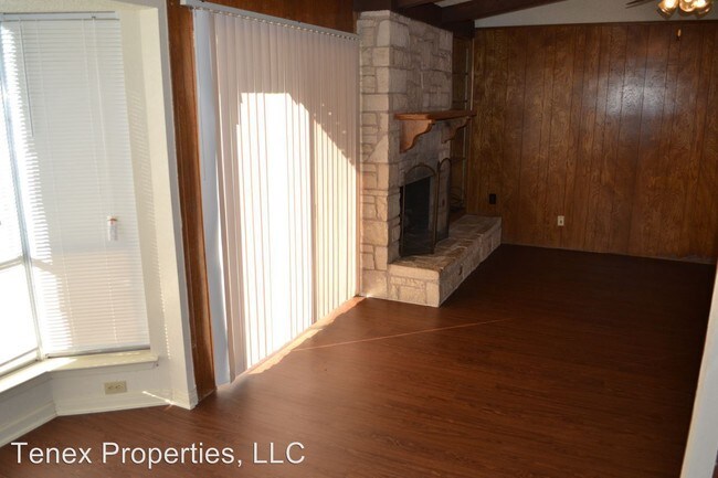 Building Photo - 11801 Buckingham Rd