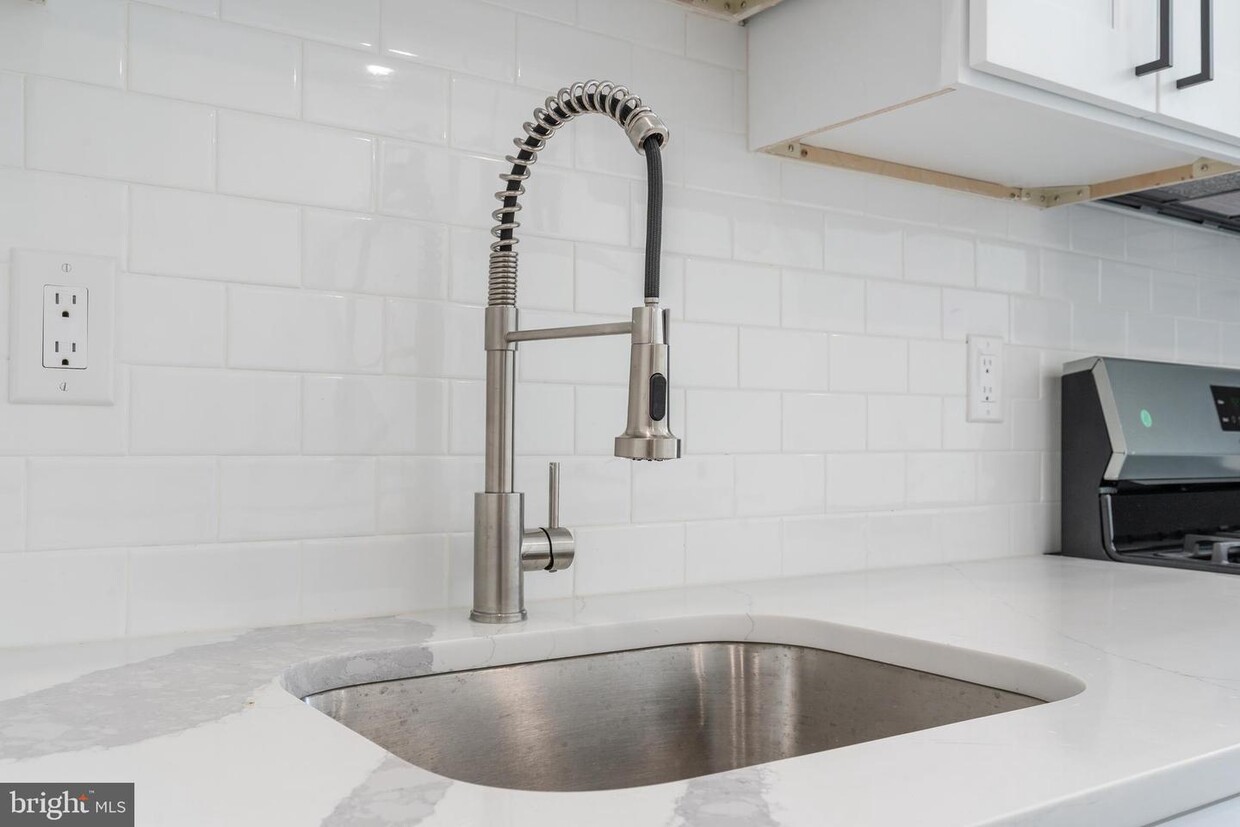 Foto principal - 817 N 42nd St