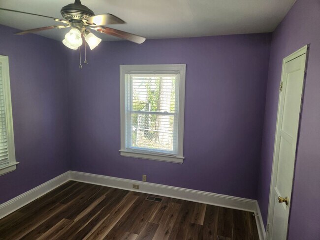 Foto del edificio - 2 Bedroom/1 Bathroom House just Southwest ...