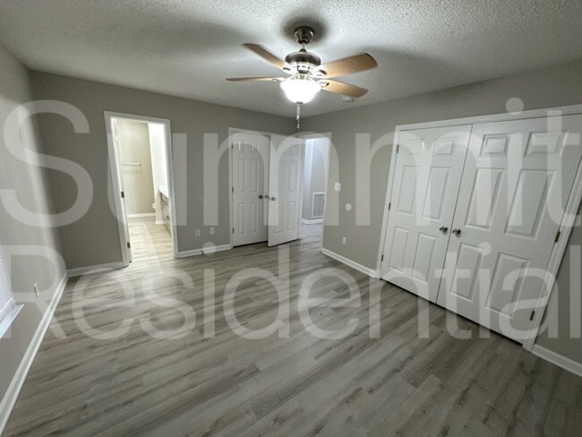 Building Photo - 7112 Deer Brook St