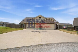 Building Photo - 901 Dart Ct