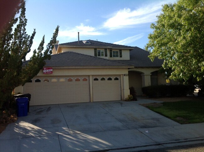 Building Photo - 12414 Ravenna Ln