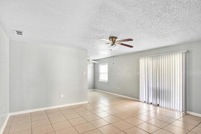 Foto del edificio - "Charming 3-Bedroom Home with 2 Full Baths in Copperas Cove - Perfect Blend of Comfort and Space!"