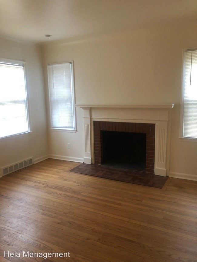 Building Photo - 3 br, 1 bath House - 16734 Biltmore St.