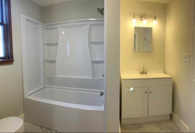 Building Photo - 22 Main St