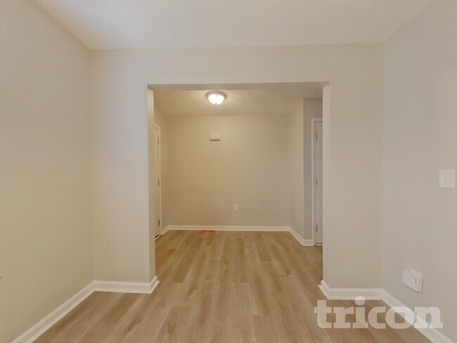 Foto del edificio - 132 Diamond Ct