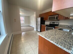 Building Photo - 128 Hemenway St