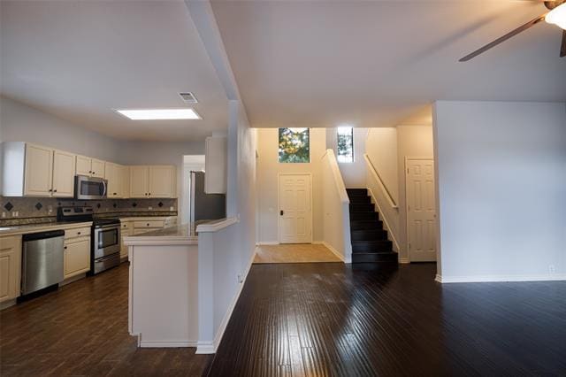 Building Photo - 6680 Richmond Dr