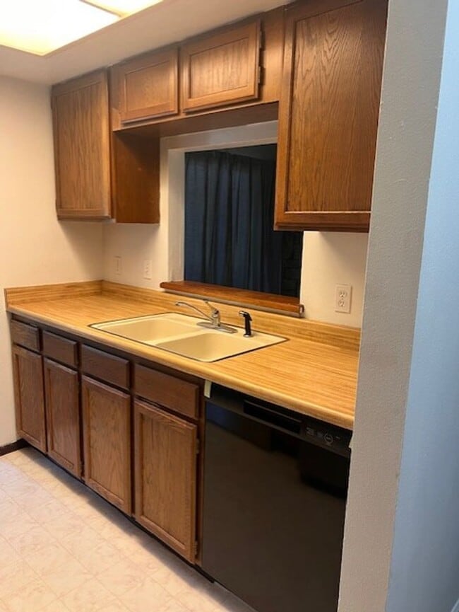 Foto del edificio - Newly Updated 1 Bedroom / 1 Bathroom Condo...