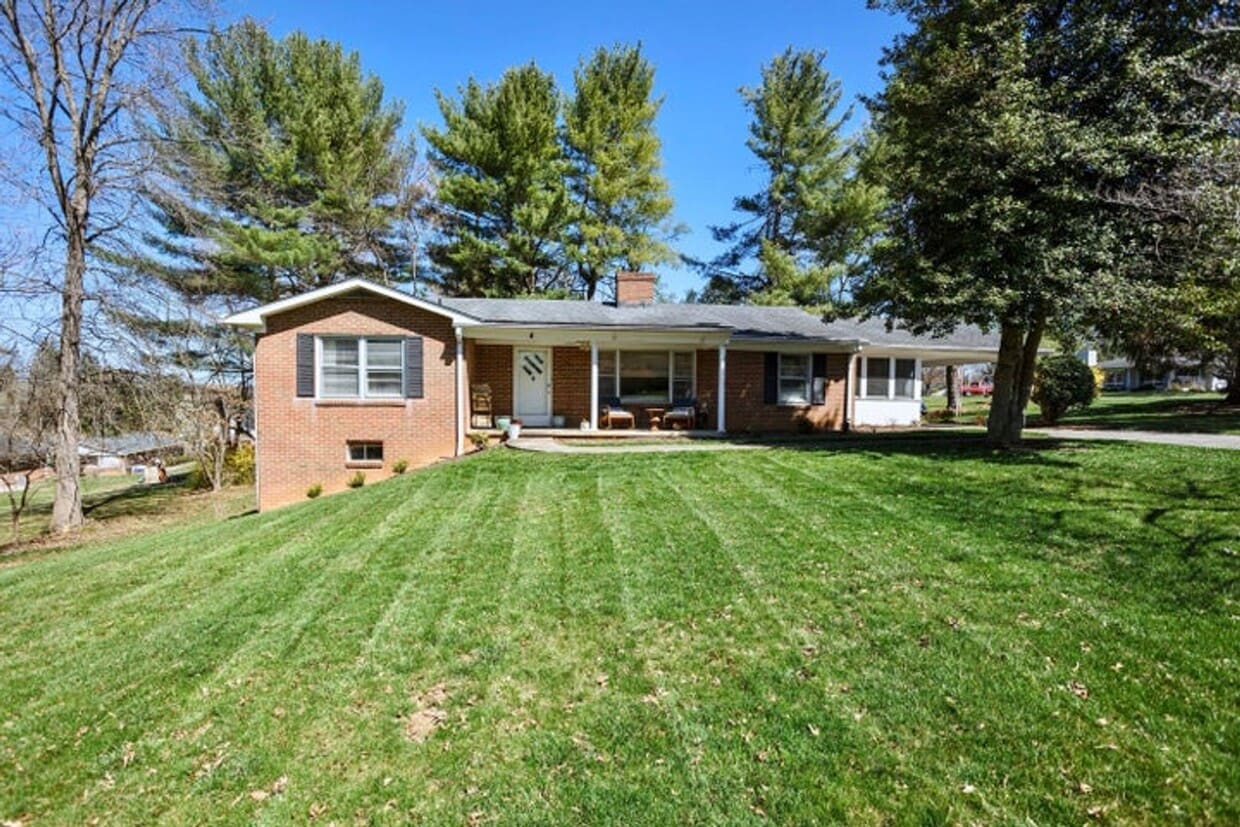 Primary Photo - Charming Brick Ranch Home