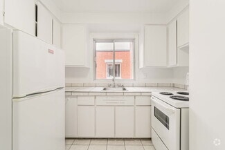 Building Photo - 3341 Av Maréchal