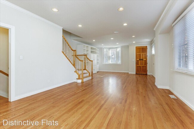Building Photo - 3 br, 3.5 bath House - 169 S Jackson St