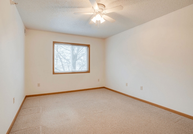 Building Photo - Savanna Apartments