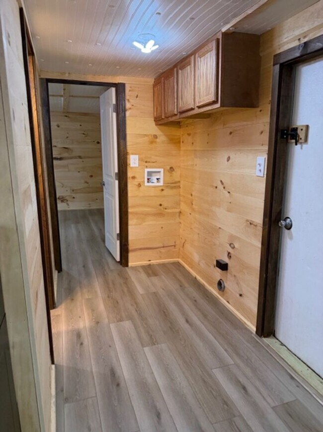 Foto del edificio - Fully Renovated 2BR Home on Private Lot – No HOA! Country living