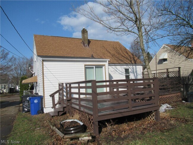 Foto del edificio - 4413 W 187th St