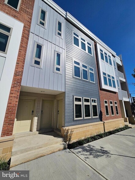 Building Photo - 200 Hamilton Ave