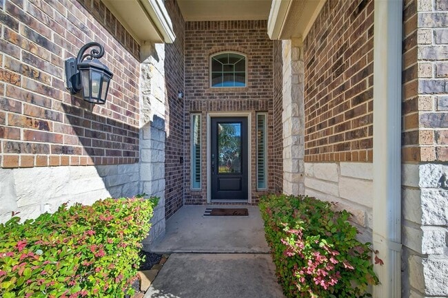 Building Photo - 4821 La Piedra Ln