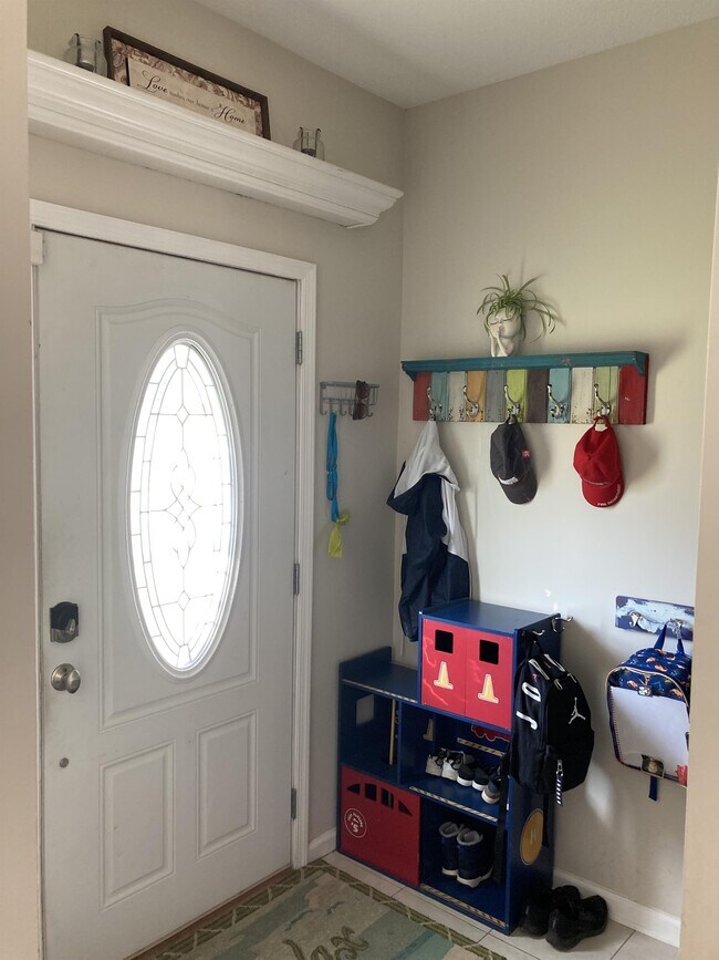 Foto del edificio - 5340 Pandoria Ave