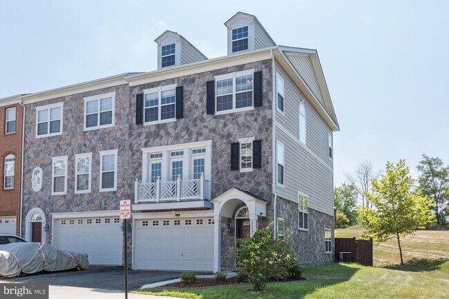 Foto del edificio - 20898 Houseman Terrace