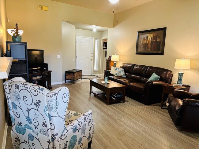 Foto del edificio - 1311 Mason Creek Blvd