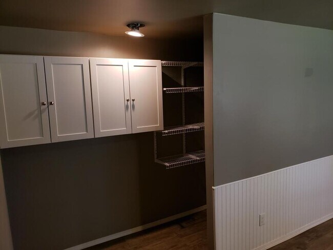 Building Photo - 5775