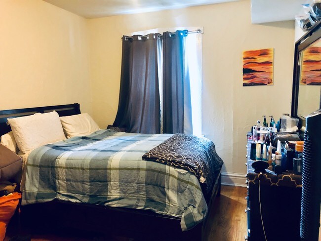 Foto del edificio - 4426 N St Louis Ave