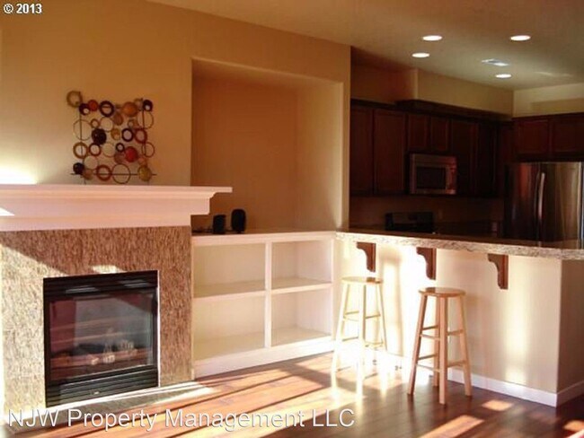 Building Photo - 2 br, 2.5 bath House - 429 Patricia Ann Pl