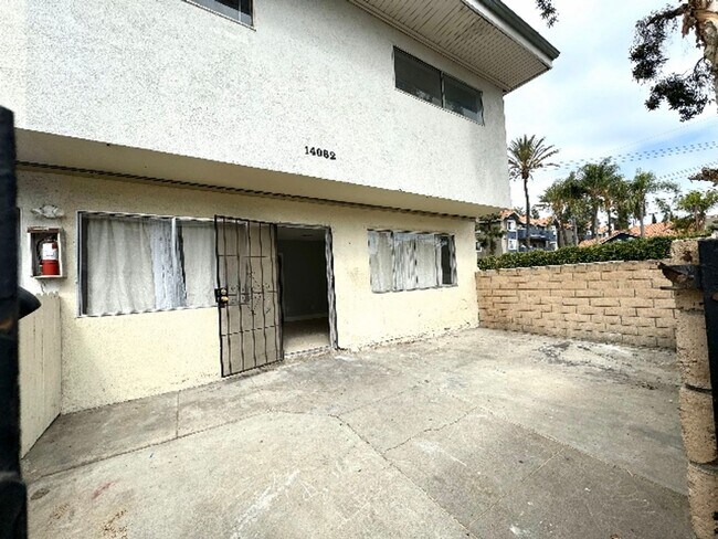 Building Photo - 14082 Buena St
