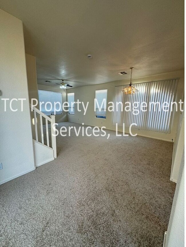 Foto del edificio - Cozy Three Bedroom House in Gated Mesa Community