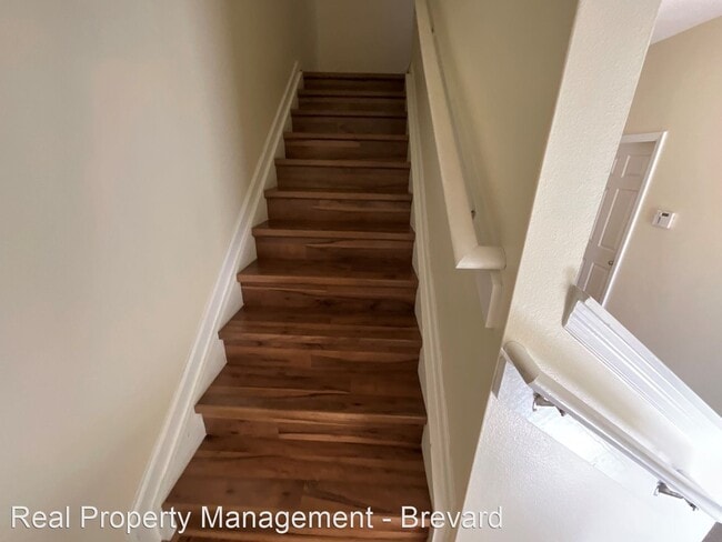 Building Photo - 3 br, 2.5 bath House - 2655 Revolution Str...