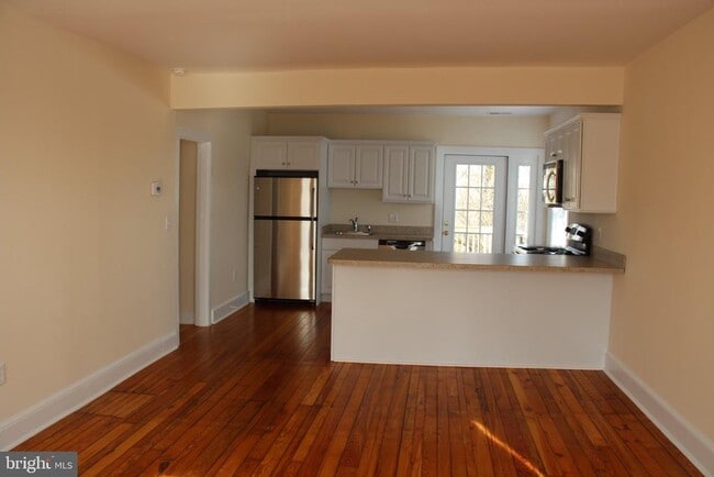 Building Photo - 205 Railroad Ave