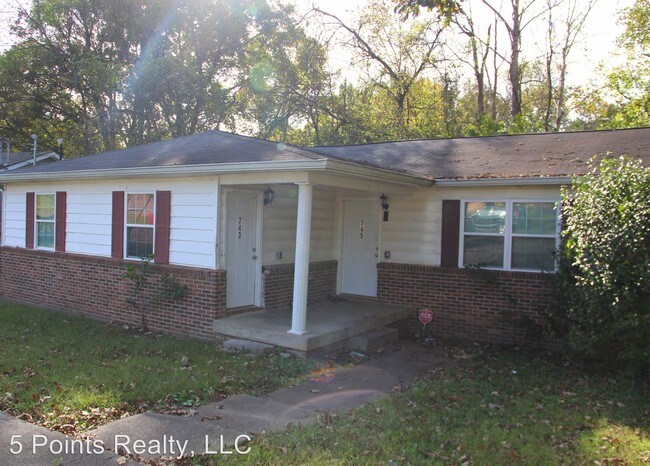 Foto del edificio - 743 Linden Green Dr
