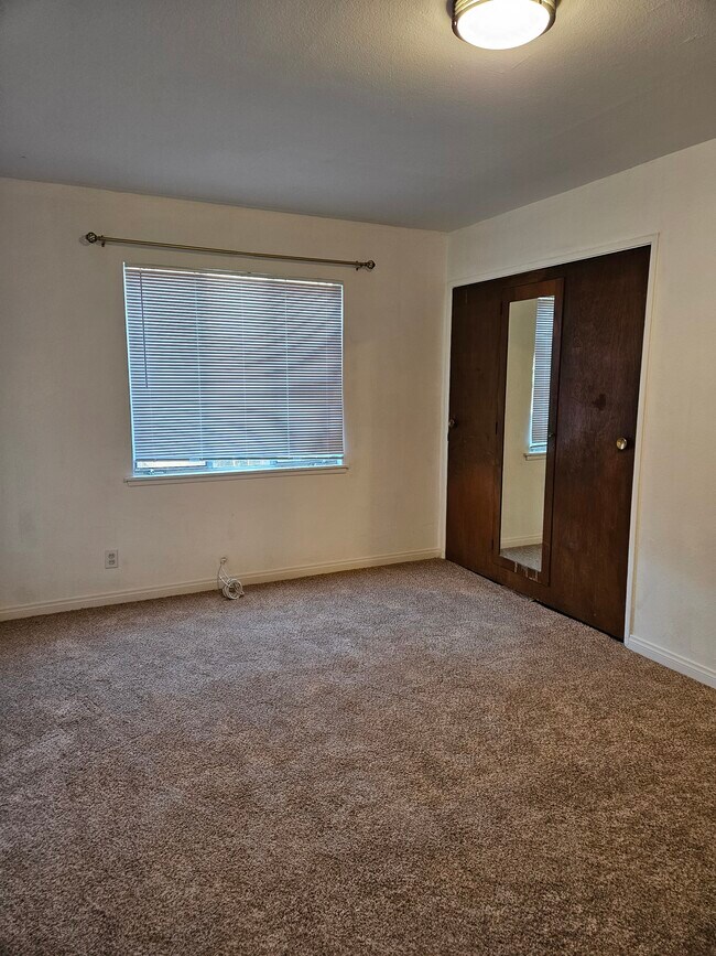 Foto del edificio - 45442-45412 12 St E