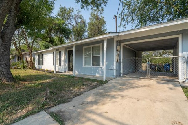 Building Photo - 2507 Gunsmoke, San Antonio, TX 78227
