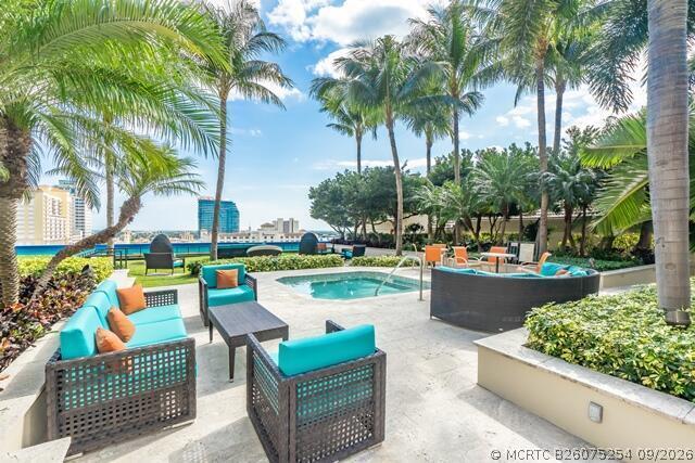 Foto del edificio - 550 Okeechobee Blvd