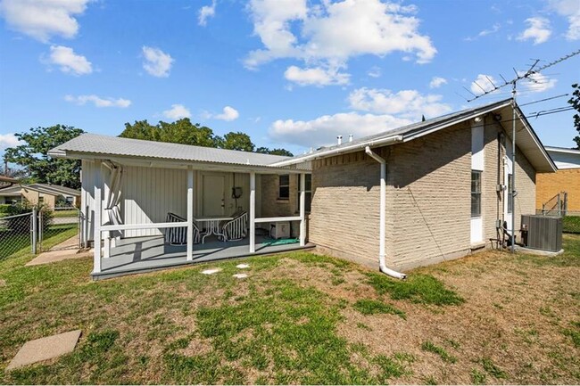 Building Photo - 1802 Mimosa Ln