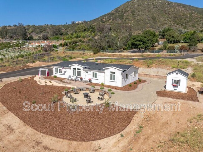 Foto del edificio - 471 Stewart Canyon Rd