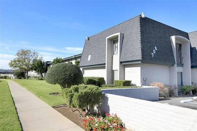 Building Photo - Terre at Sandalwood