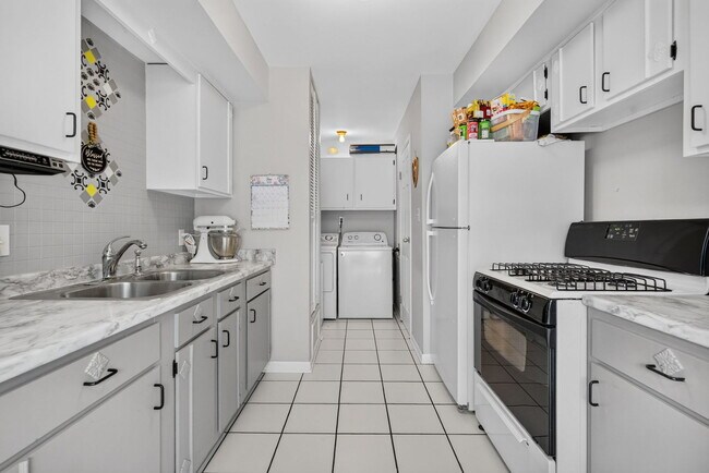 Foto del edificio - 2303 Aster Dr