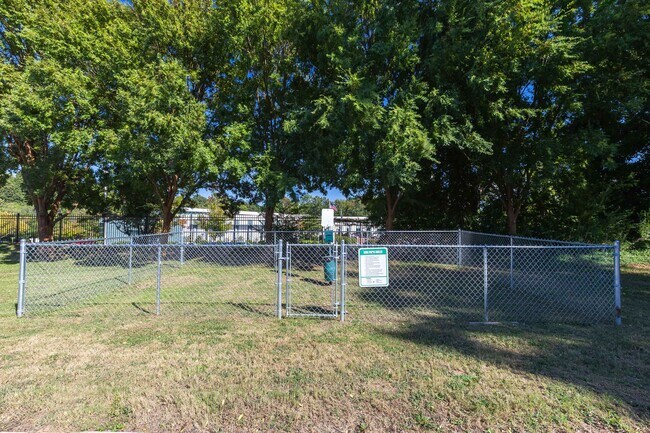 Building Photo - Furnished Studio-Columbia - West - Stoneridge Dr.